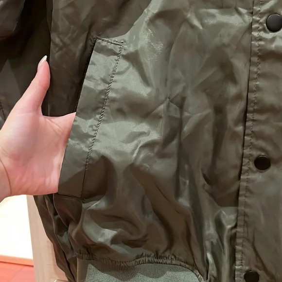 H&M bomber jacket - Picture 2 of 4